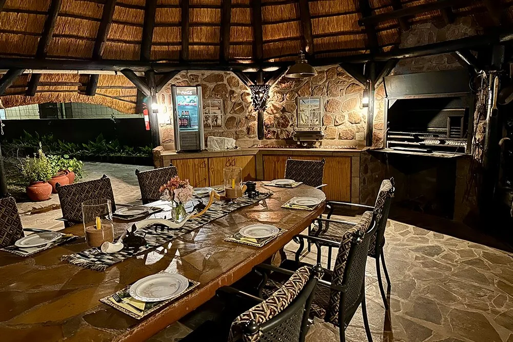 Full-Board Dining & Traditional Lapa